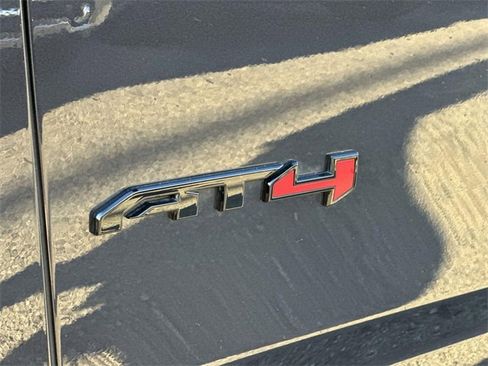 Used 2024 GMC Yukon XL AT4 w/ Technology Package image 31