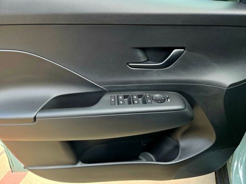 New 2026 Hyundai Kona SE image 19