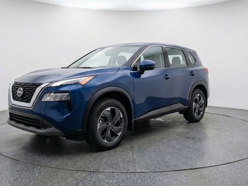 Used 2025 Nissan Rogue SV image 3