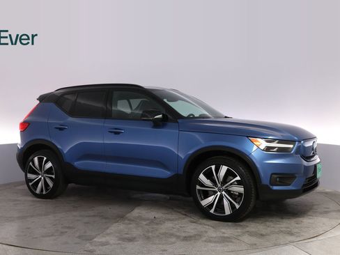 Used 2021 Volvo XC40 P8 Recharge w/ Advanced Package AWD/4WD image 14