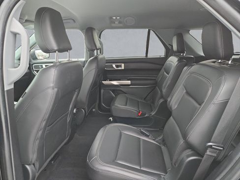 Certified 2022 Ford Explorer XLT w/ Equipment Group 202A image 23