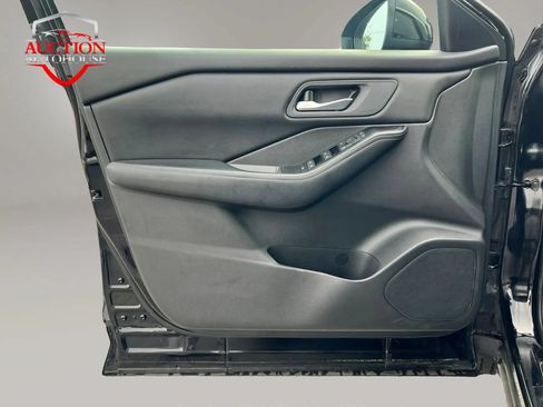 Used 2017 Nissan Rogue S FWD image 12