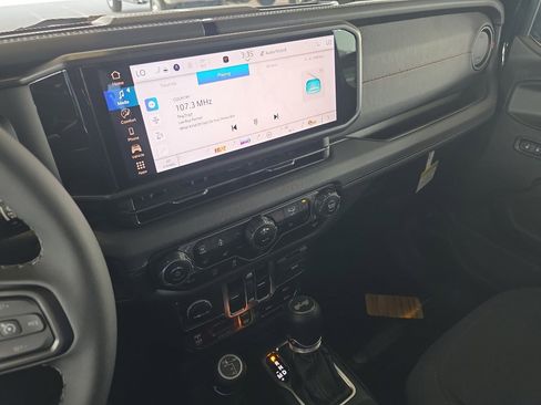 New 2025 Jeep Wrangler Unlimited Rubicon w/ Steel Bumper Group image 12