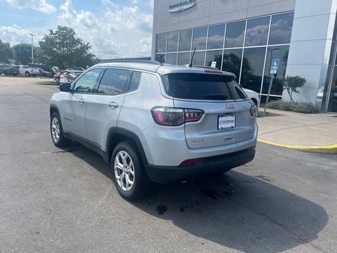 Used 2024 Jeep Compass Latitude AWD/4WD image 5