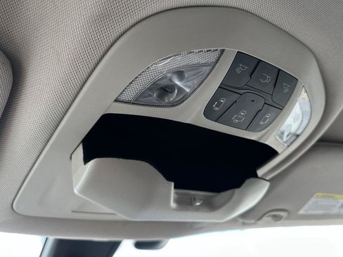 Used 2019 Chrysler Pacifica Touring-L FWD image 73