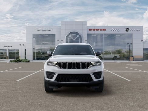 New 2026 Jeep Grand Cherokee Laredo AWD/4WD image 6