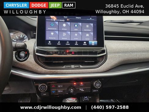 Used 2024 Jeep Compass Latitude AWD/4WD image 20