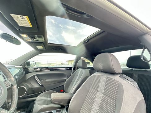 Used 2012 Volkswagen Beetle Turbo image 17