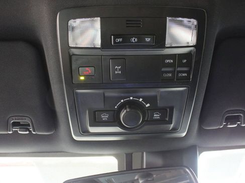 Used 2023 Toyota Tacoma TRD Off-Road w/ TRD Premium Off Road Package AWD/4WD image 29