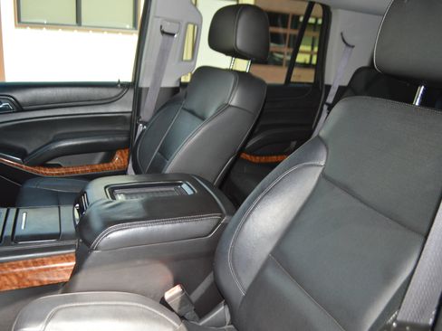 Used 2015 Chevrolet Tahoe LTZ AWD/4WD image 16