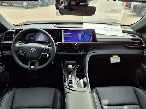 Used 2026 Toyota Crown AWD/4WD image 7