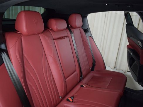 Used 2023 Maserati Grecale Modena AWD/4WD image 16