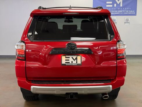 Used 2019 Toyota 4Runner TRD Off-Road Premium AWD/4WD image 6
