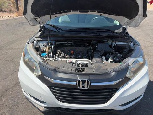 Used 2016 Honda HR-V LX image 27