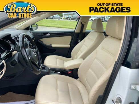 Used 2017 Volkswagen Jetta SEL FWD image 25