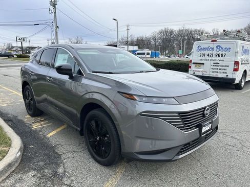 New 2025 Nissan Murano SV image 2