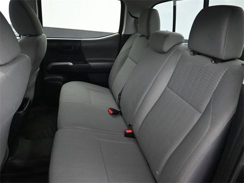 Used 2017 Toyota Tacoma SR5 image 31