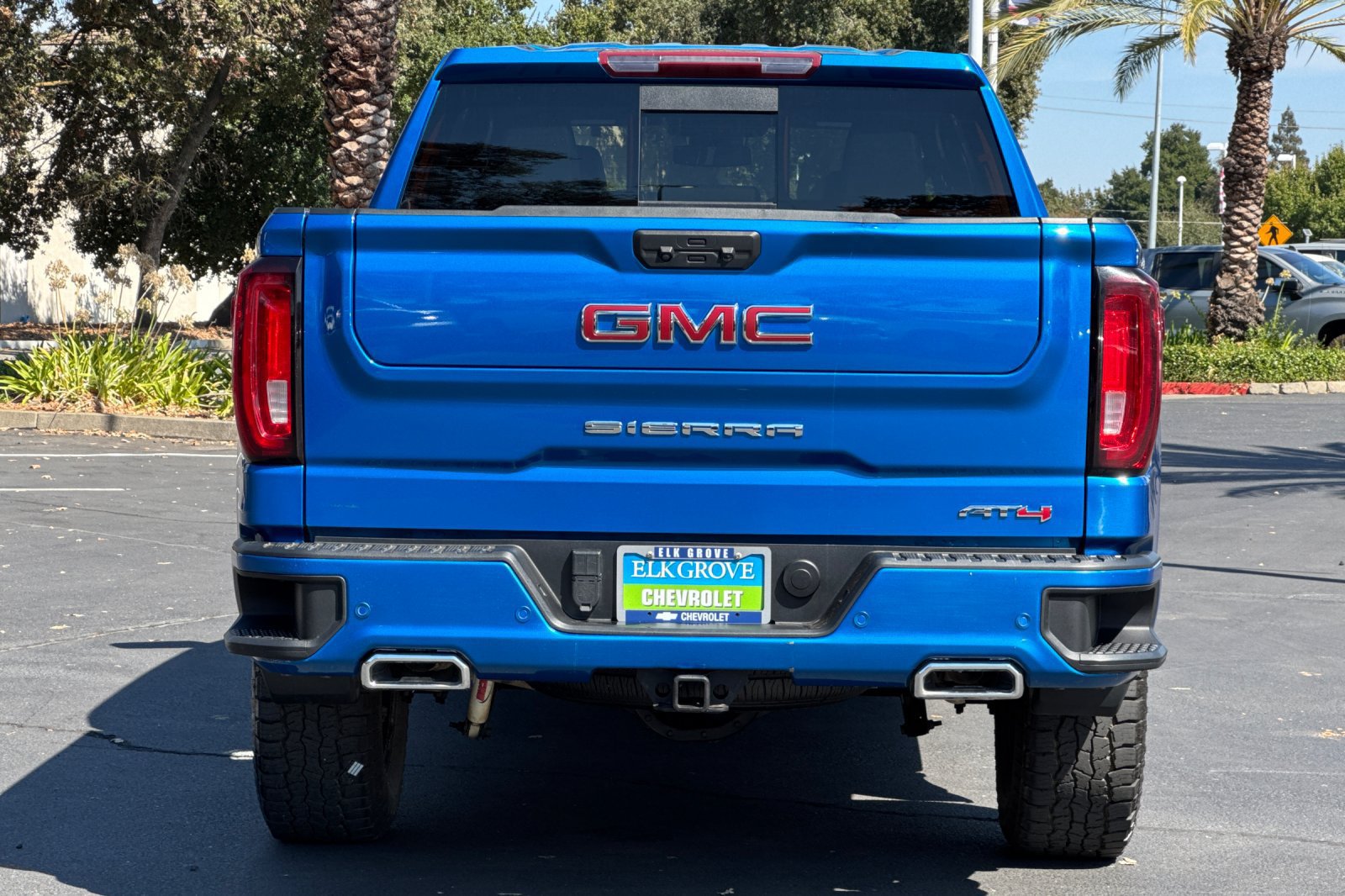 Used 2023 GMC Sierra 1500 AT4 w/ AT4 Premium Package AWD/4WD image 4