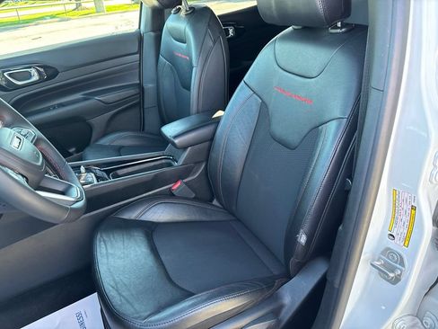 Used 2025 Jeep Compass Trailhawk AWD/4WD image 56