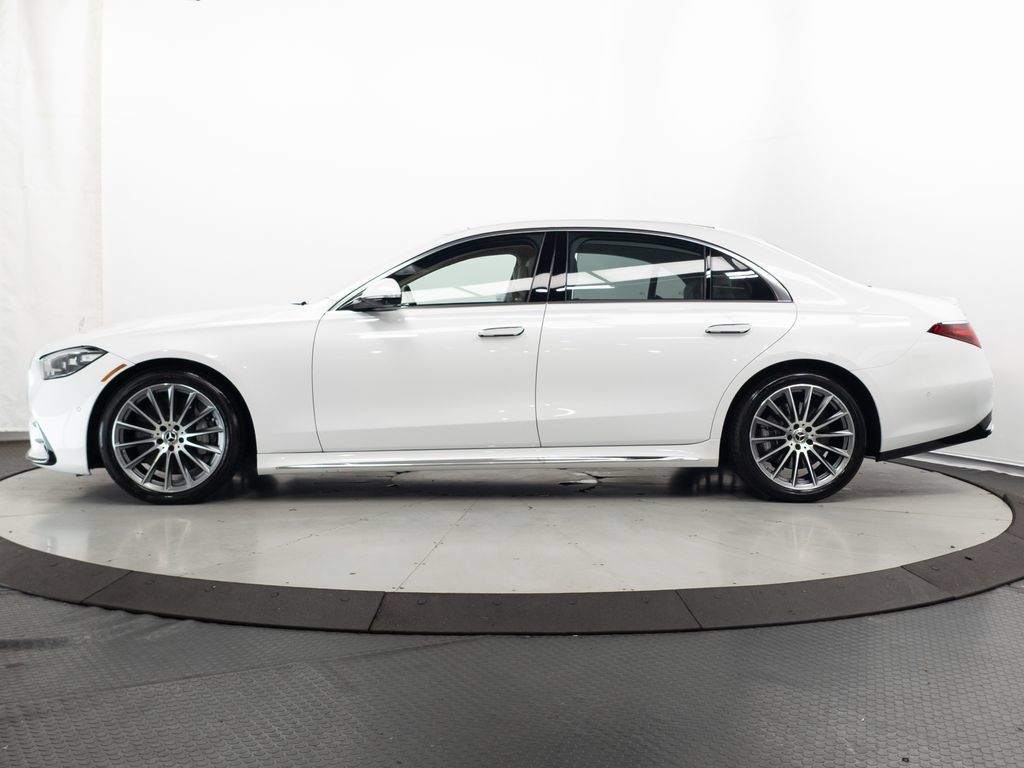 Certified 2025 Mercedes-Benz S 580 4MATIC Sedan image 4