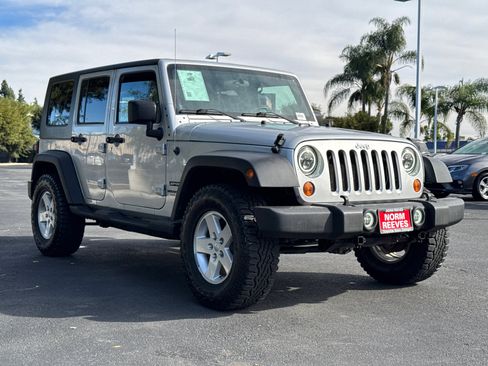 Used 2010 Jeep Wrangler Unlimited Sport image 4