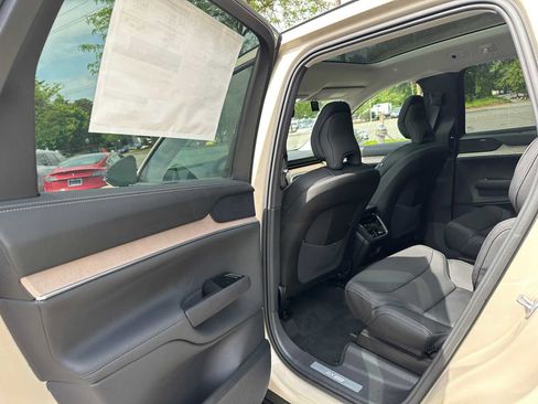 New 2025 Volvo EX90 Ultra image 16