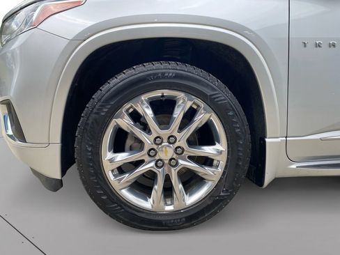 Certified 2018 Chevrolet Traverse High Country w/ LPO, 'HIT The Road' Package AWD/4WD image 9