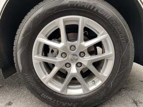 Used 2024 Chevrolet Equinox LS FWD image 39