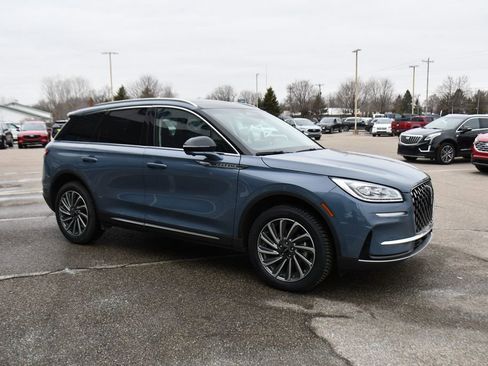 Used 2023 Lincoln Corsair Reserve w/ Equipment Group 201A image 8