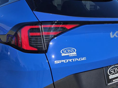 New 2026 Kia Sportage EX w/ EX Panorama Roof Package FWD image 9
