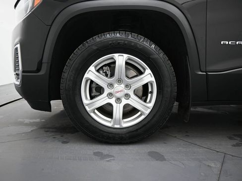 Used 2023 GMC Acadia SLE w/ Driver Convenience Package image 8