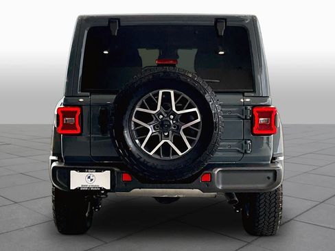 Used 2024 Jeep Wrangler Unlimited Sahara w/ Safety Group AWD/4WD image 4