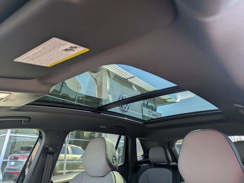 New 2026 Volkswagen Tiguan SE R-Line FWD image 24