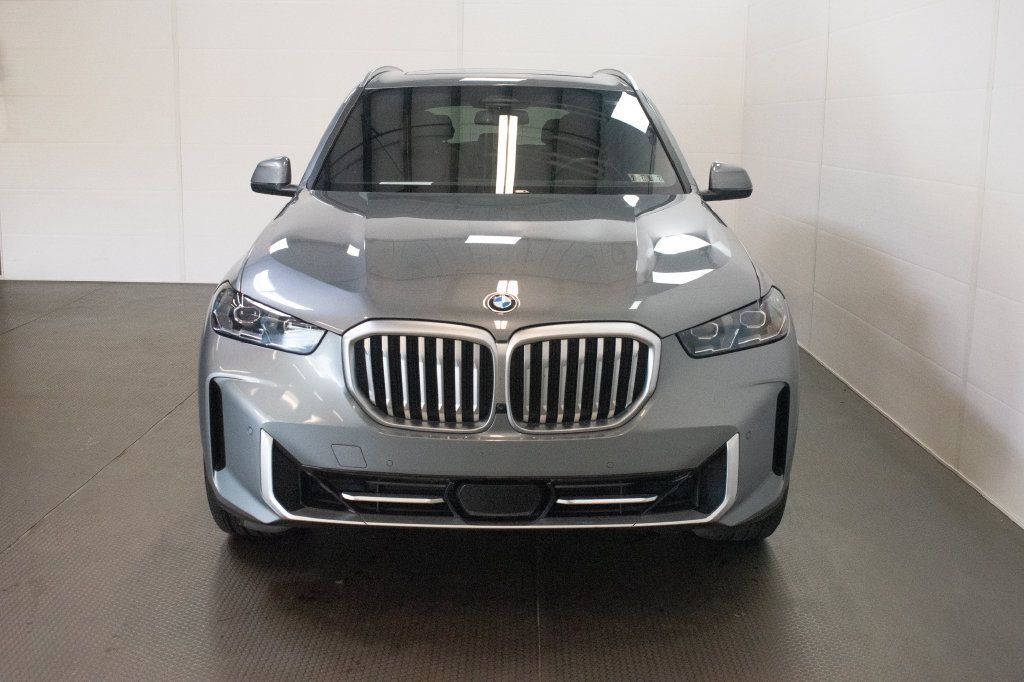Used 2024 BMW X5 xDrive40i w/ Premium Package AWD/4WD image 2