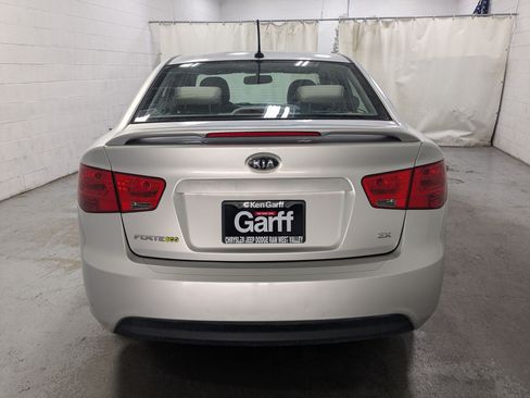 Used 2013 Kia Forte EX w/ Fuel Economy Pkg FWD image 8