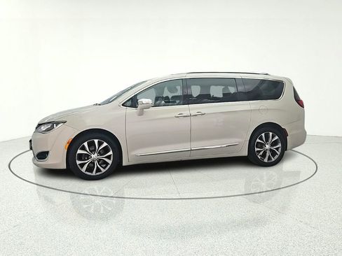 Used 2020 Chrysler Pacifica Limited FWD image 4