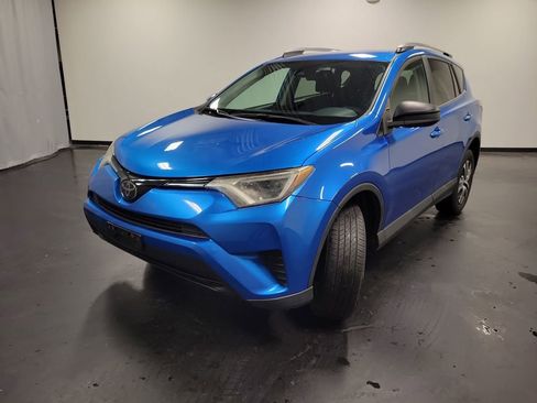 Used 2017 Toyota RAV4 LE image 4