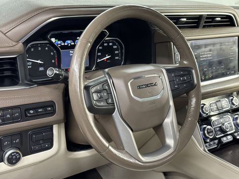 Used 2021 GMC Yukon XL Denali w/ Denali Premium Package image 20