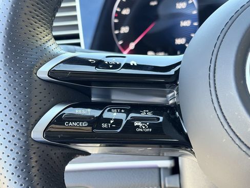 Used 2024 Mercedes-Benz GLS 580 4MATIC image 21