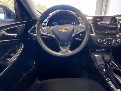 Used 2025 Chevrolet Malibu LT image 5