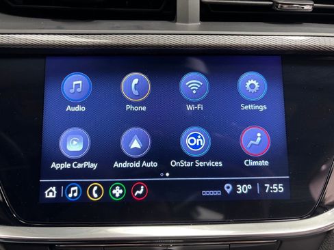 Used 2022 Buick Encore GX Essence w/ Experience Buick Package image 17