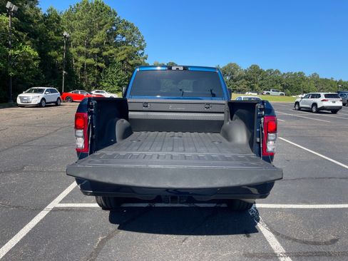 Used 2024 RAM 2500 Big Horn w/ Night Edition AWD/4WD image 16