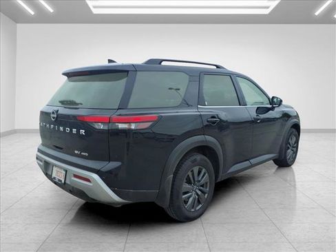 Used 2024 Nissan Pathfinder SV AWD/4WD image 12