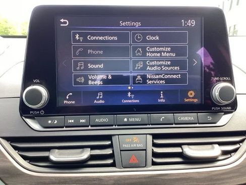 Used 2025 Nissan Altima 2.5 SV image 18