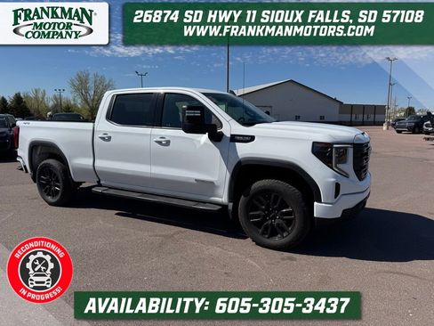 Used 2022 GMC Sierra 1500 Elevation w/ LPO, Elevation Black Package AWD/4WD image 1
