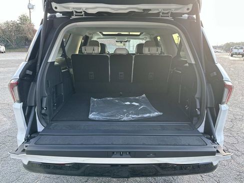 New 2026 Lincoln Navigator L Reserve image 21