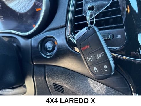 Used 2022 Jeep Grand Cherokee Laredo X AWD/4WD image 40