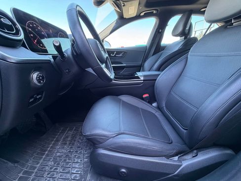 Used 2025 Mercedes-Benz C 300 4MATIC Sedan image 11