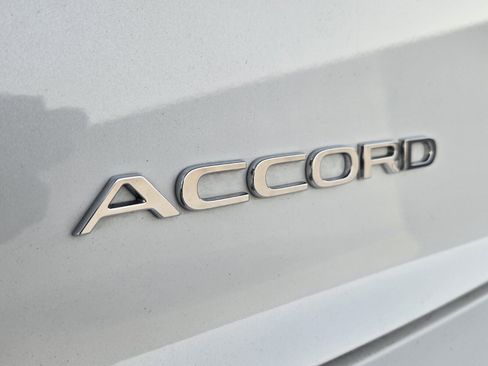 Used 2023 Honda Accord Touring image 12