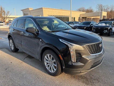 Certified 2023 Cadillac XT4 Luxury w/ Cold Weather Package image 4